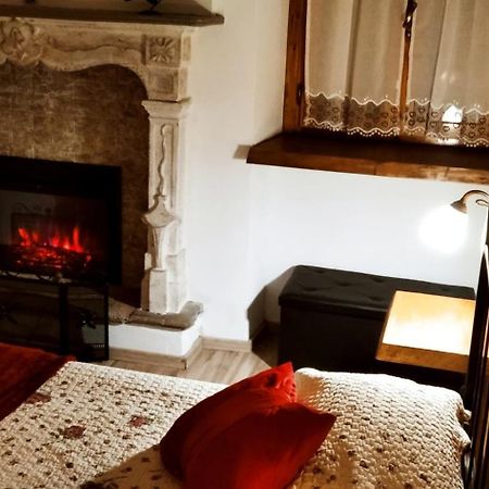 Borgo Antico Chalet Appartamenti Fara Novarese Екстер'єр фото