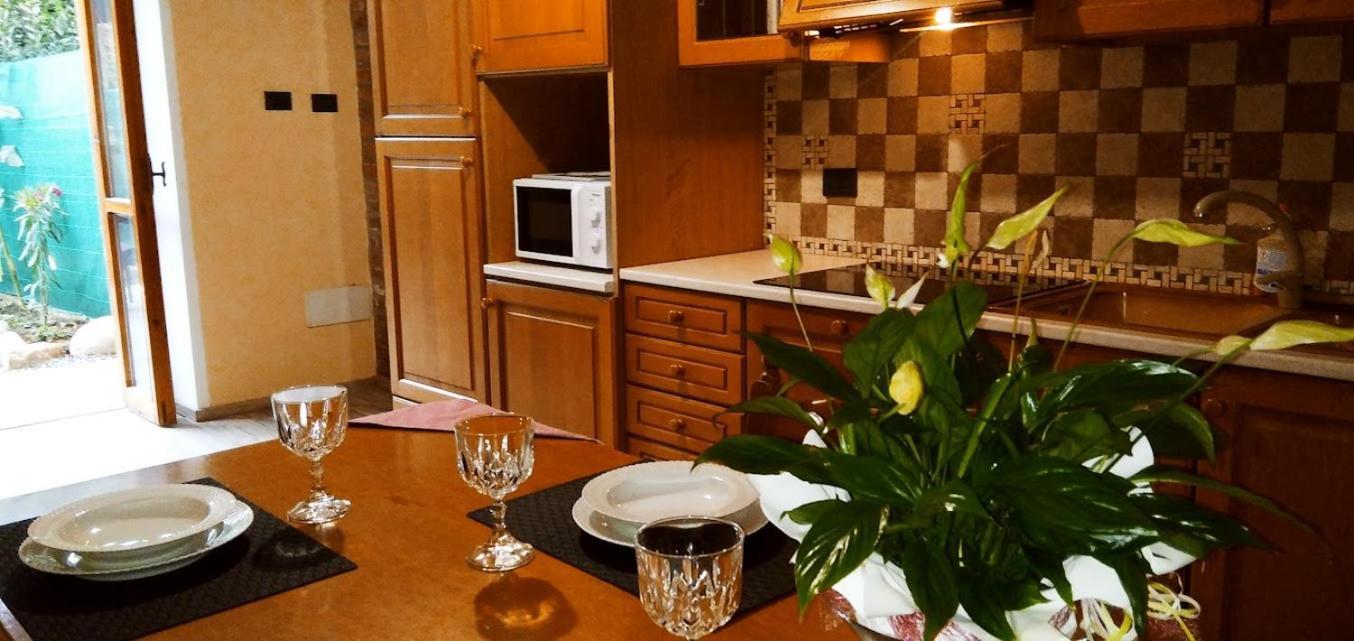Borgo Antico Chalet Appartamenti Fara Novarese Екстер'єр фото