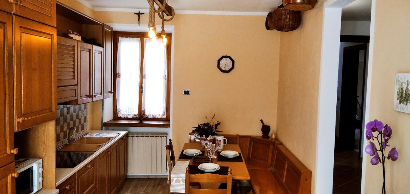 Borgo Antico Chalet Appartamenti Fara Novarese Екстер'єр фото